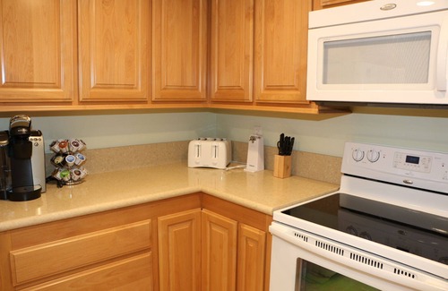 Anaheim Resort House | Beautiful Remodeled Townhome w/Quick Walk to the Disney Resort & Conv. Center