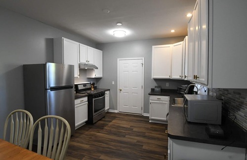 Lake Geneva House | Beautiful Remodeled House, 3 Blocks from DT+Lake! Pet Friendly