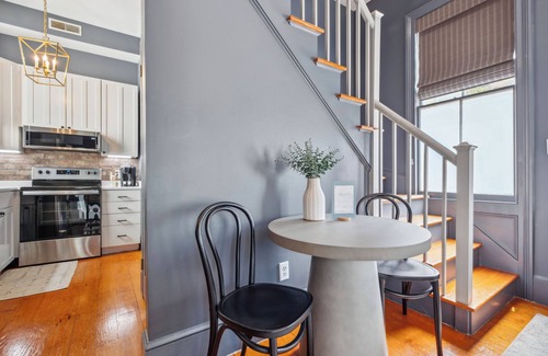 Cannonborough Elliotborough House | Beautiful Renovated Apartment Near King Street