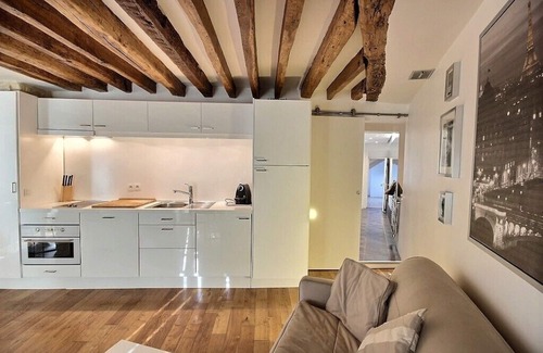 Archives Apartment | Beautiful renovated apartment near Place Des Vosges