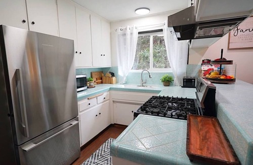 Crestline Cabin | Beautiful Renovated Cozy Forest Home in Crestline with Hot Tub