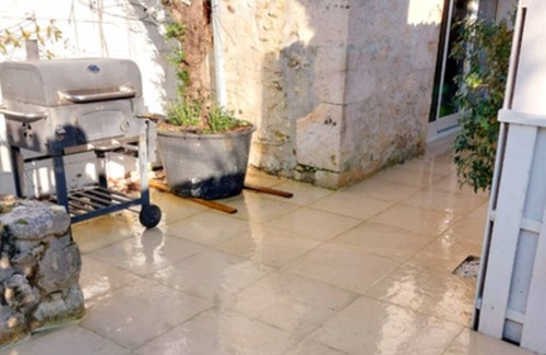 Eymet Cottage | Beautiful renovated Townhouse with private courtyard.