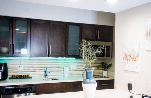 Southfield Apartment | Beautiful, Renovated, Cozy, Modern & Quiet Studio Apartment in Southfield MI!