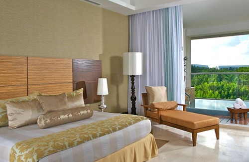 Playacar Resort | Beautiful resort home to Cirque du Soleil!