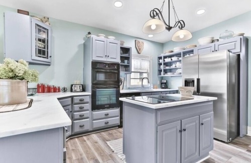 Shelbyville Cottage | Beautiful restored Victorian farmhouse