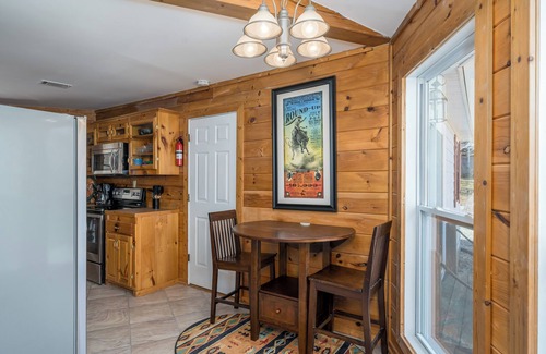 Ellijay House | Beautiful River House located directly on the Cartecay River