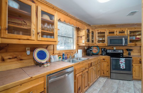 Ellijay House | Beautiful River House located directly on the Cartecay River