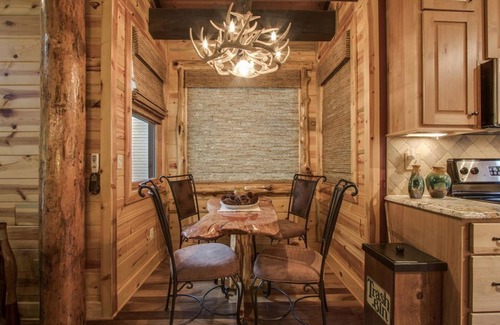 Tellico Plains Ski Chalet | Beautiful River View