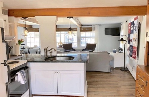 Rockport Condo | Beautiful Rockport, steps to Front Beach, restaurants, shopping