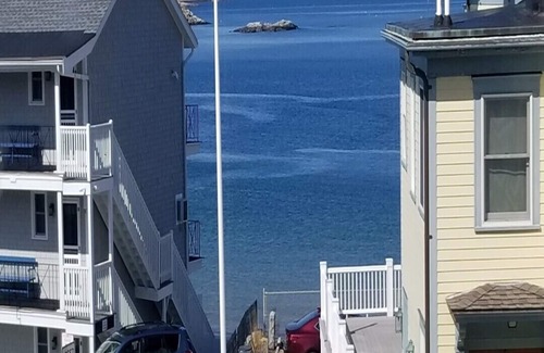 Rockport Condo | Beautiful Rockport, steps to Front Beach, restaurants, shopping
