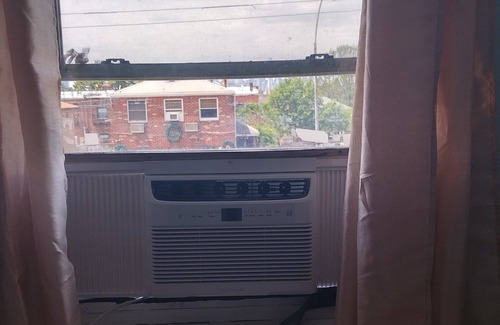 Queens House | Beautiful room available near LaGuardia Airport.