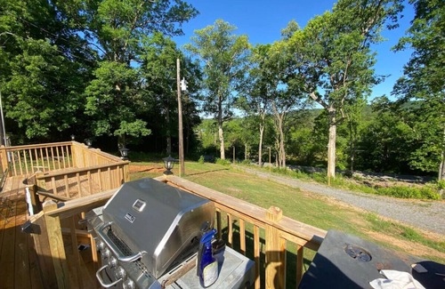 Etowah Condo | Beautiful Room Just Waiting for You!