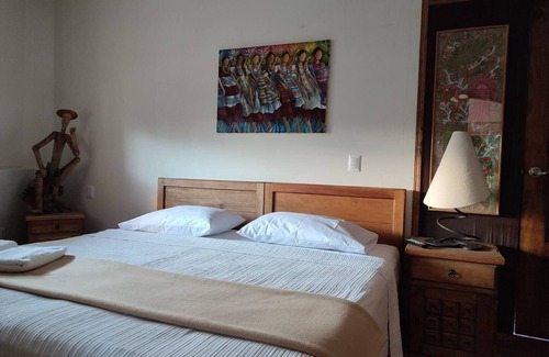 Jalatlaco Apartment | Beautiful room in Jalatlaco -Car Rental Available!