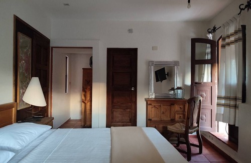 Jalatlaco Apartment | Beautiful room in Jalatlaco -Car Rental Available!