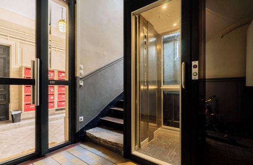 Porte-Saint-Martin Apartment | Beautiful room with ensuite bathroom in Paris!