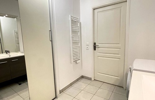 Bagneux Bed & Breakfast | Beautiful room with terrace close to Metro and RER