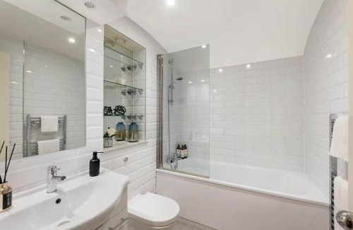 Queen's Gate Apartment | Beautiful Royal Borough Apartment