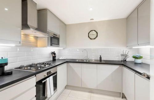 Queen's Gate Apartment | Beautiful Royal Borough Apartment