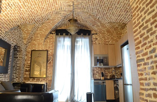 Barrio de La Latina Apartment | Beautiful Royal Palace Loft