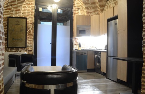 Barrio de La Latina Apartment | Beautiful Royal Palace Loft