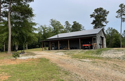 Coker House | Beautiful Rural Setting ~ 1 bed/1bath ~ Sleeps 6 ~ Convenient to Tuscaloosa