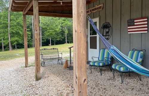 Coker House | Beautiful Rural Setting ~ 1 bed/1bath ~ Sleeps 6 ~ Convenient to Tuscaloosa