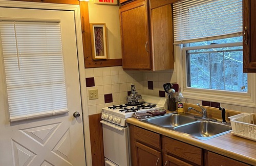 Great Valley Ski Chalet | Beautiful Rustic 4 bdr Chalet Made For Big Groups and Life Long Memories!