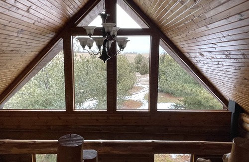 Hazel Green Cabin | Beautiful rustic and secluded cabin on a dead end lane and close to Galena, IL.