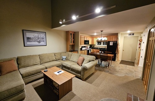 Carrabassett Valley Condo | Beautiful Ski In/Out Sugarloaf Condo Close to Great Amenities