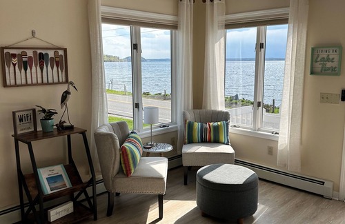 Saratoga Springs House | Beautiful Saratoga Lake home with gorgeous sunsets and close to downtown