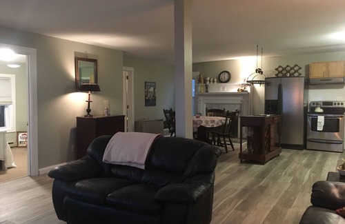Johnsonville House | Beautiful Saratoga Lake House W/NEW UPDATES