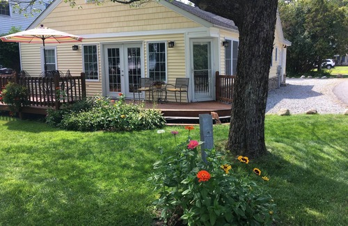 Johnsonville House | Beautiful Saratoga Lake House W/NEW UPDATES