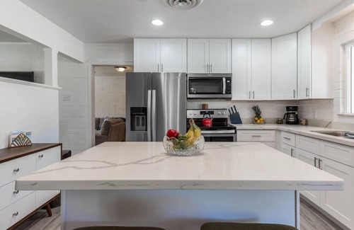 Peaceful Valley House | Beautiful Scottsdale Home w/Heated Pool+Hot Tub!