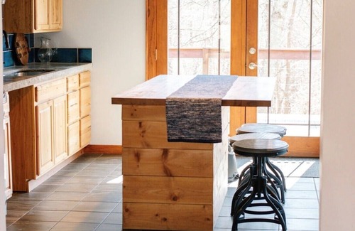 McArthur Cabin | Beautiful Secluded Cabin with hot tub on 50 acres