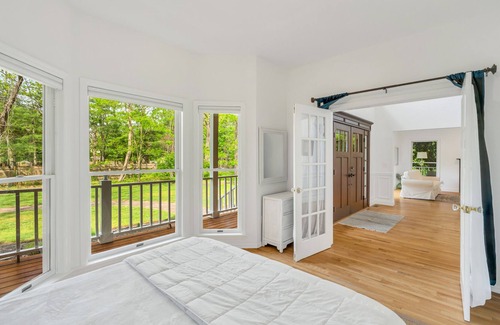 East Moriches House | BEAUTIFUL, SERENE 7 miles to WEST-HAMPTON!