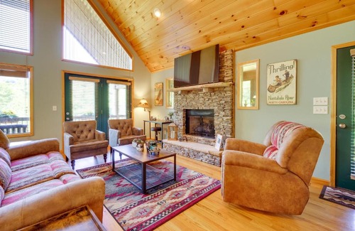 Murphy House | Beautiful Smoky Mountain Chalet with Game Room!