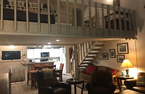 Mammoth Lakes Condo | Beautiful Snowcreek 2 + Loft with Spectacular Mountain Views Very Well Reviewed