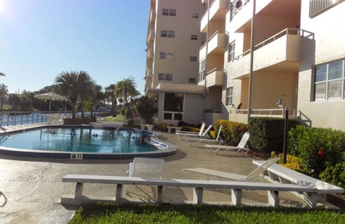Caloosahatchee Condo | Beautiful South Facing Forth Floor Waterfront Condo.
