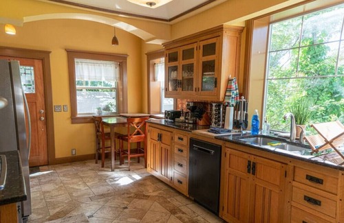Cliff - Cannon House | Beautiful South HIll Neighborhood close to Highway and Downtown