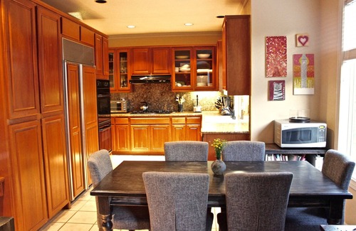 Sunshine Gardens House | Beautiful Spacious Single Family Home with Hot Tub