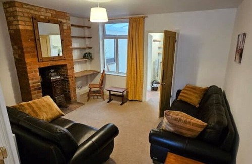 Bury St Edmunds House | Beautiful Spacious 4 Bed House