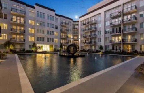 The Galleria Apartment | Beautiful Spacious 2 bed/2bath Apartment in The Galleria