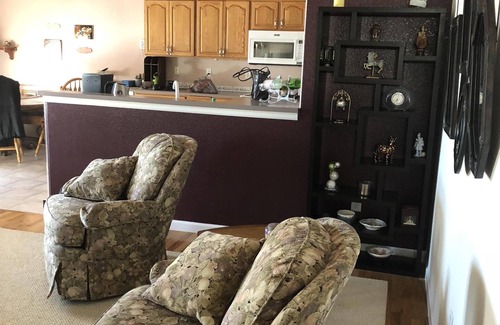 Sunnyheights House | Beautiful Spacious 3 bedroom, 3 bath full furnished Home