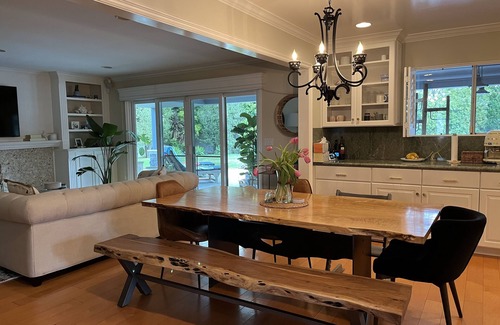 Orange House | Beautiful Spacious 4 Bdm home near Disney