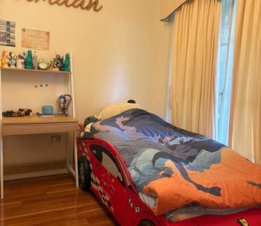 Baulkham Hills House | Beautiful & spacious home overlooking pool