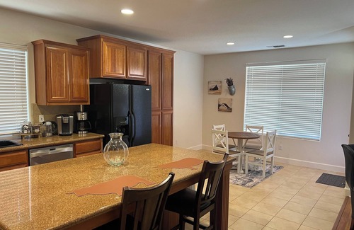 Tulare House | Beautiful spacious City Home