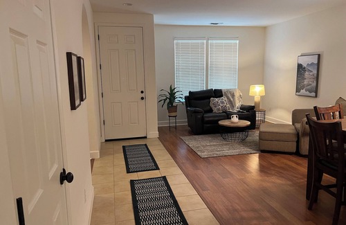 Tulare House | Beautiful spacious City Home