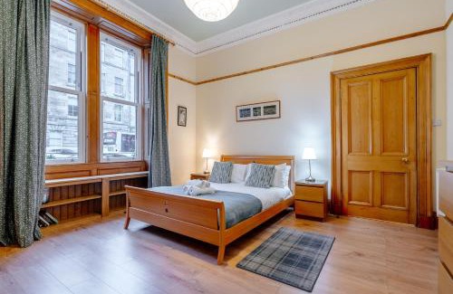 Newington Apartment | Beautiful Spacious Ground Floor Newington flat