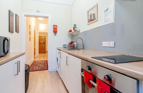Newington Apartment | Beautiful Spacious Ground Floor Newington flat