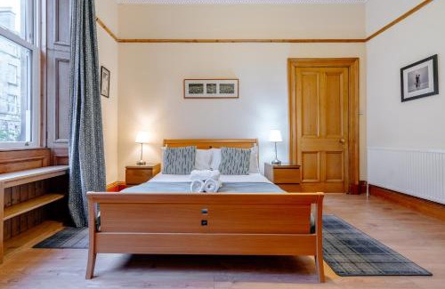 Newington Apartment | Beautiful Spacious Ground Floor Newington flat